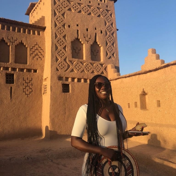 Meet your Posher, Nia - Picture 9 of 11